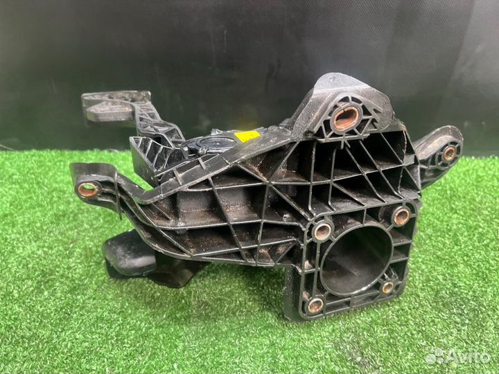 Педаль тормоза Volkswagen Polo 6 liftback