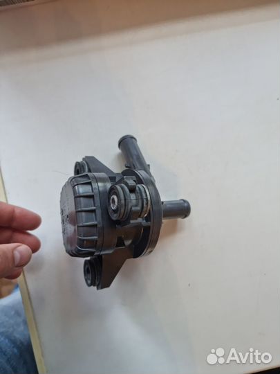 Помпа инвертора Lexus CT200