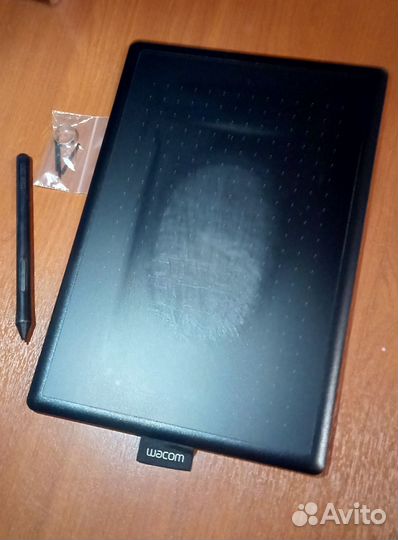 Графический планшет One by Wacom 2 Medium