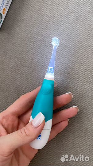 Электрическая детская зубная щетка