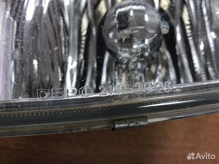 Фары противотуманные Mitsubishi pajero 2000-2006г