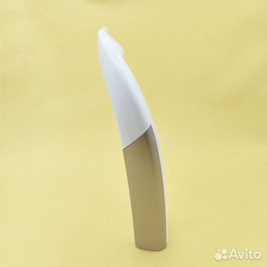 Ручка верхняя левая холодильника Beko