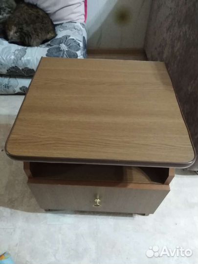 Тумба прикроватная