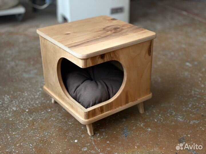 Домик для собак и кошек