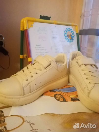 Кроссовки для девочки