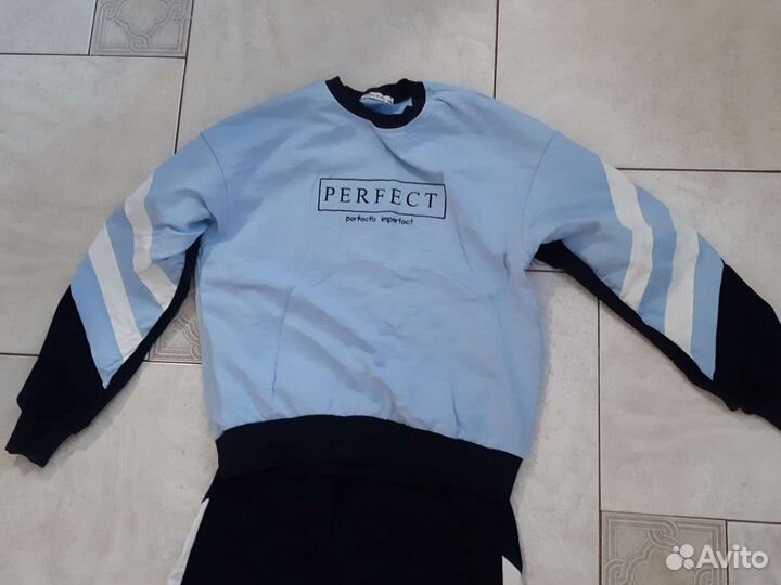 Спортивный ккостюм для девочки