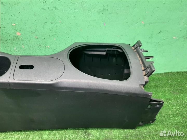 Консоль центральная с подлокотником Nissan Qashqa