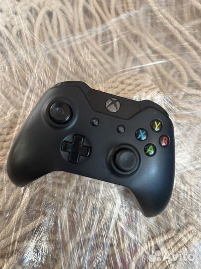 Xbox one 500g (полностью рабочий )