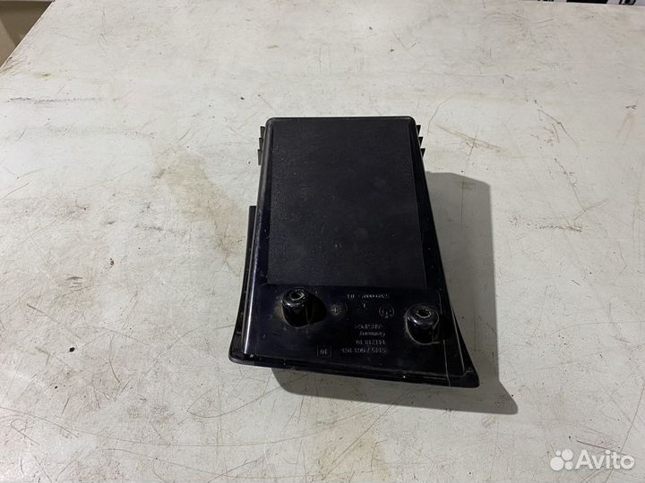 Ящик передней консоли BMW 5 E60