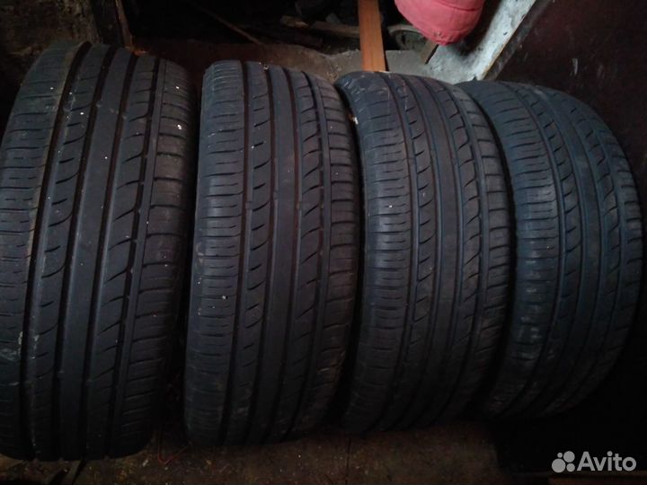 Продам комплект летних шин R17 на японском литье