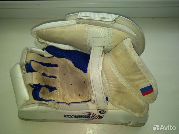 Вратарская хоккейная форма