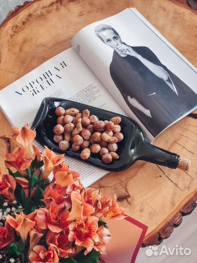 Тарелка бутылка винная