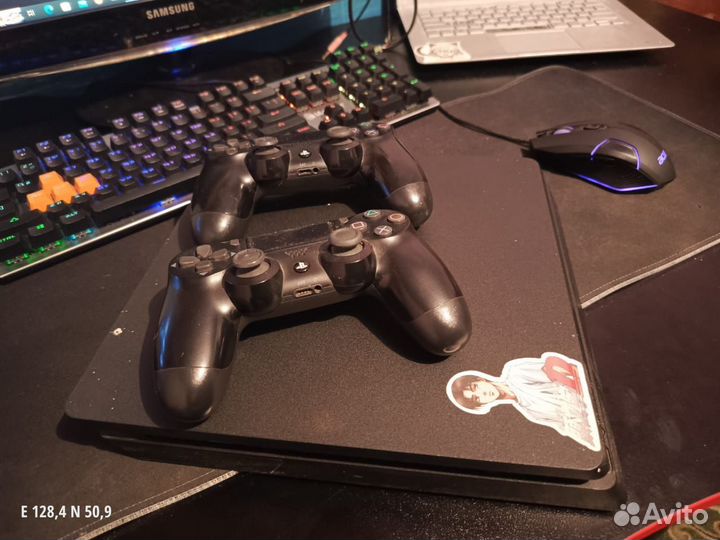 Игровая приставка ps4