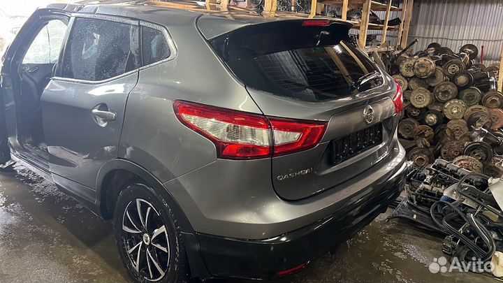 В разборе Nissan Qashqai J11 2.0 4WD CVT 2014 год