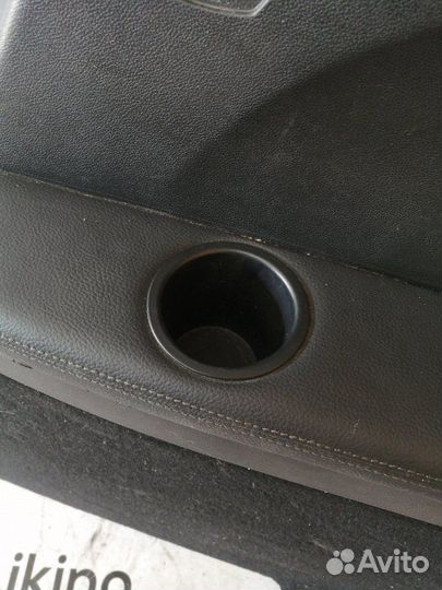 Обшивка багажника правая Mercedes Gl X164