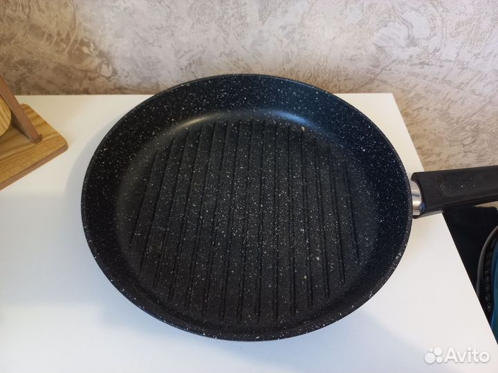 Сковорода 26 см гриль антипригарная