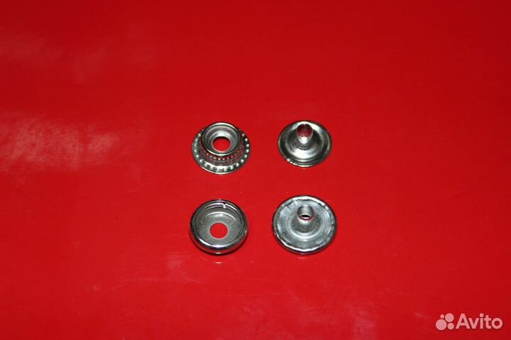 Кнопки на ткани детских колясок