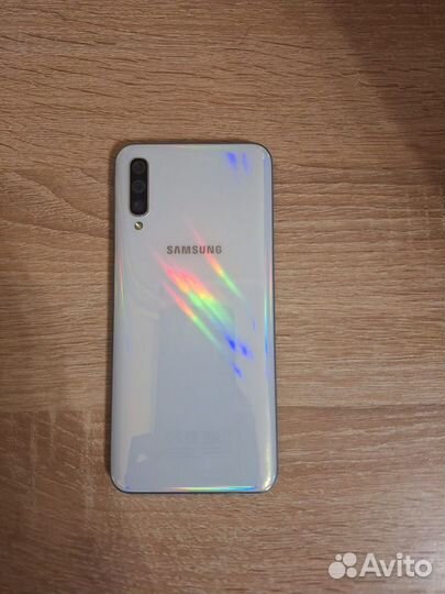 Samsung Galaxy A50, 4/64 ГБ