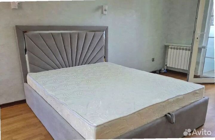 Кровать с подъемным механизмом двуспальная