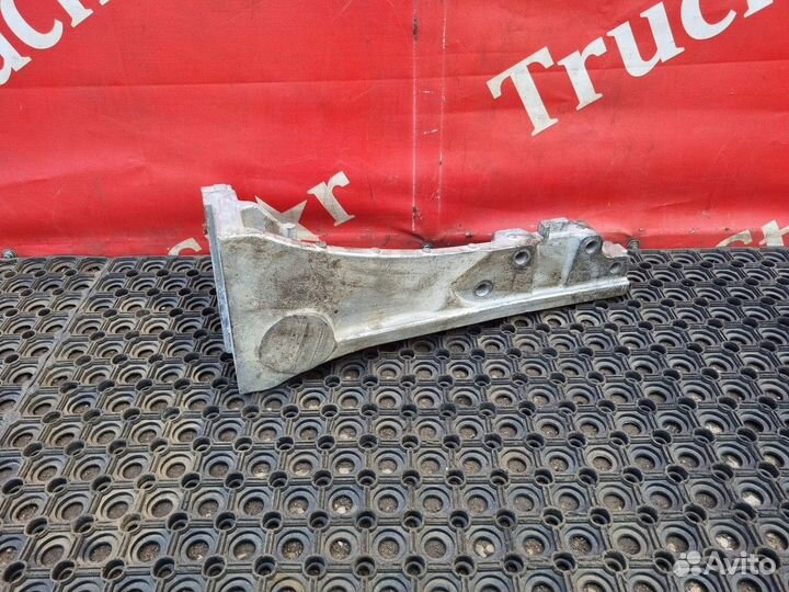 Кронштейн глушителя Renault T