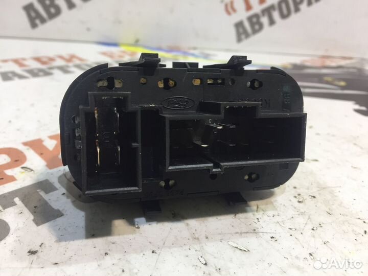 Блок управления стеклоподъемниками водительский