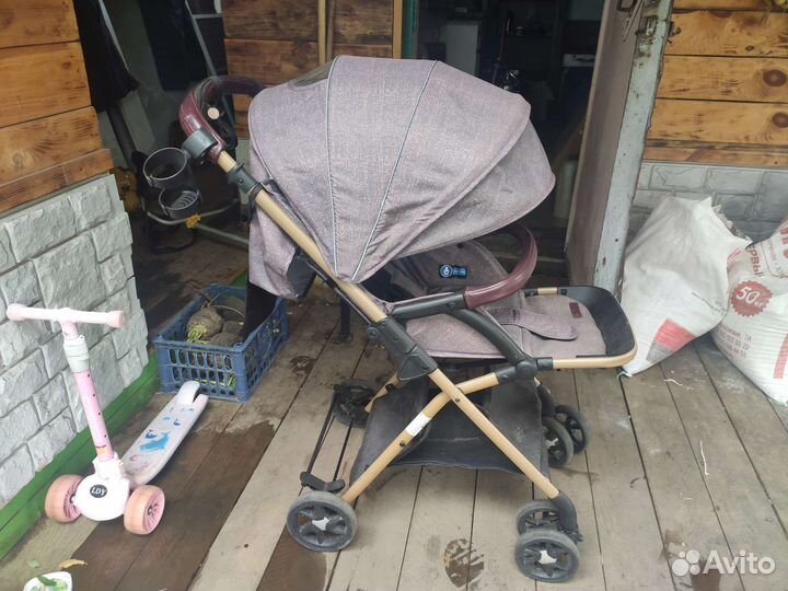 Коляска прогулочная