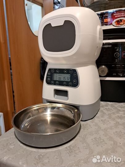 Автоматическая кормушка для животных