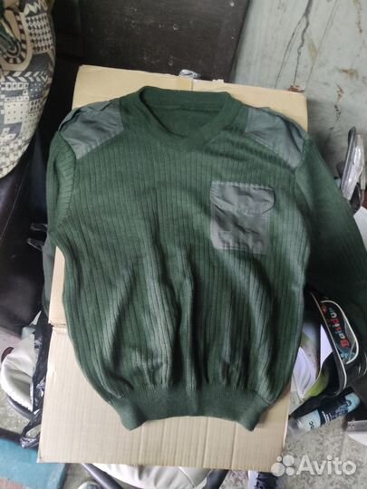 Свитер военный