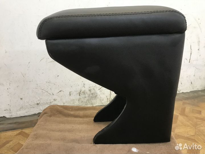 Подлокотник