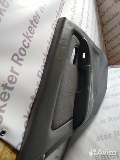 Обшивка двери задняя правая Hyundai Elantra XD