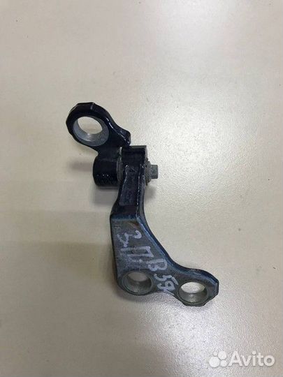 Петля двери задняя правая верхняя седан Ford Focus