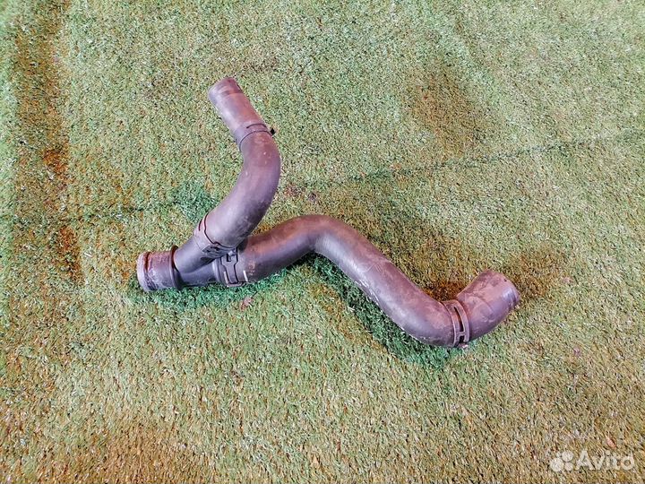 Патрубок охлаждения (радиатора) 1K0121087H Audi A3