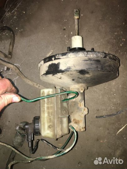 Вакумный уселитель тормозов Renault Laguna 1