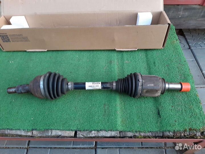 Привод передний лев. Cadillac srx2 14г. оригинал