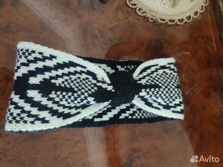 Повязка на голову вязаная