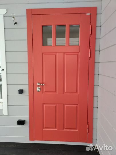 Дверь входная в дом, утепленная