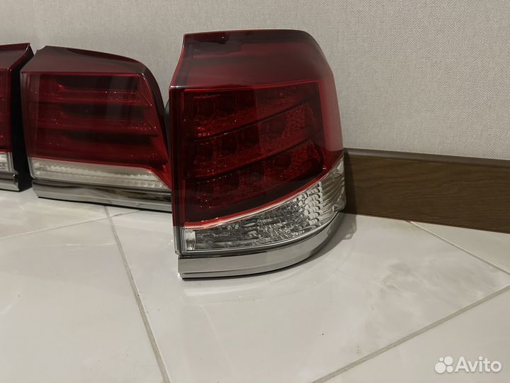 Lexus Lx570 Фонарь задний L/R