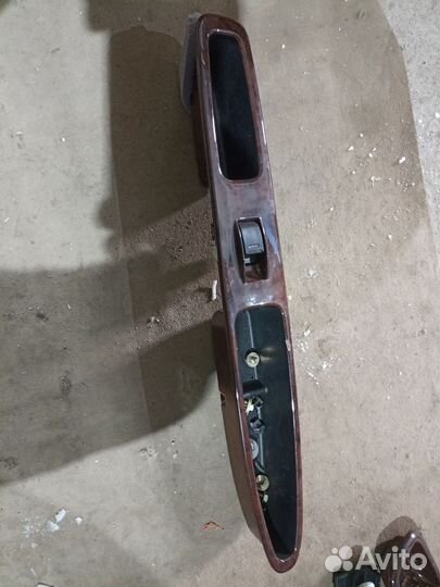 Стекло на заднию тойета нади