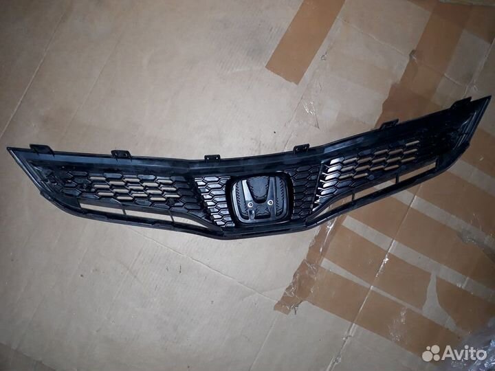 Решетка радиатора Honda Jazz / Fit