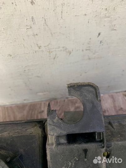 Корпус воздушного фильтра Volkswagen Golf 5 BLP