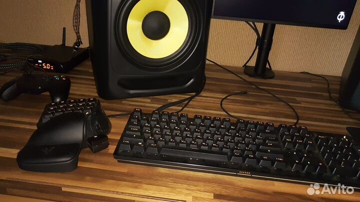 Студийные мониторы KRK RP8 G3 8