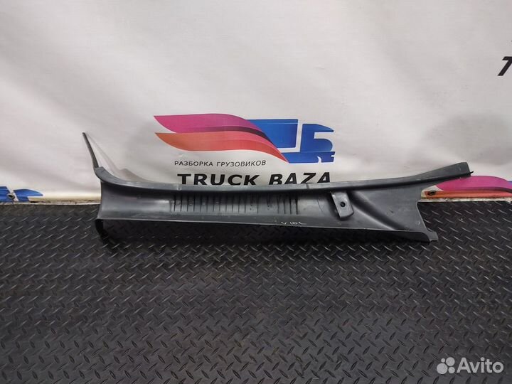 Накладка стойки левая Volvo FH