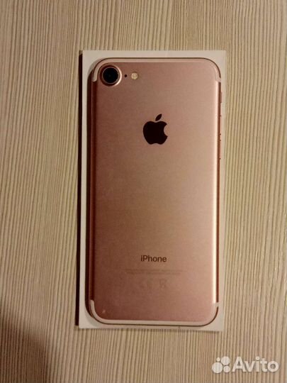 Телефон iPhone 7