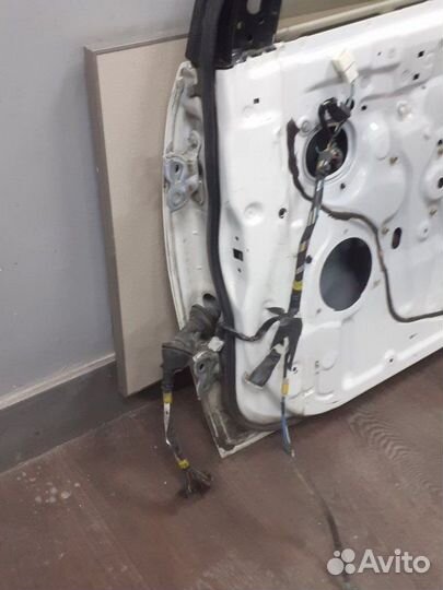 Дверь передняя правая Toyota Gaia ACM10 1azfse