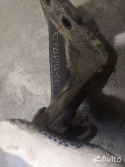 Кронштейн поддерживающий кппправый/левый kamaz5490