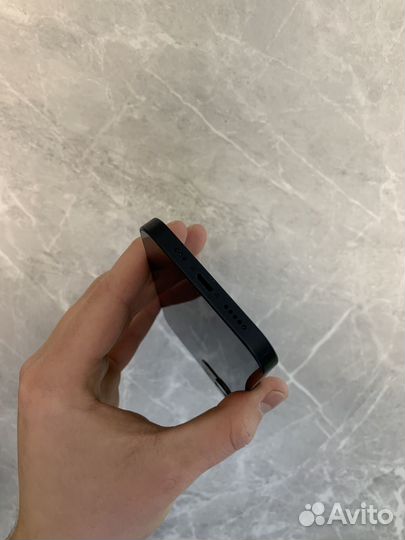 iPhone 12, 64 ГБ