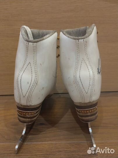 Фигурные коньки jackson