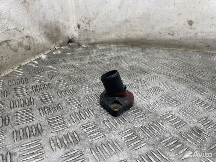 Крышка термостата Nissan X-Trail T31 MR20DE 2009