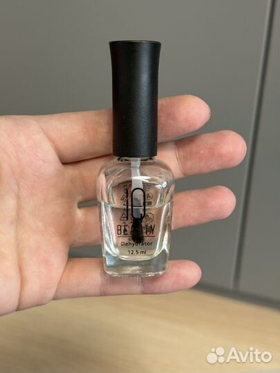 LED лампа для ногтей с гель-лаками много