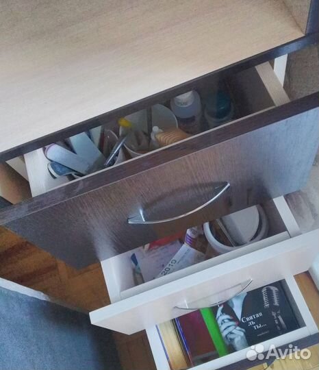 Маникюрный стол складной